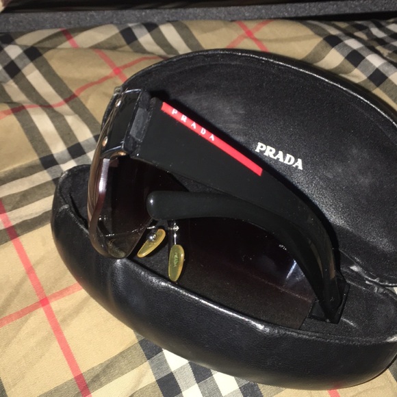 Prada sunglasses - Picture 3 of 6